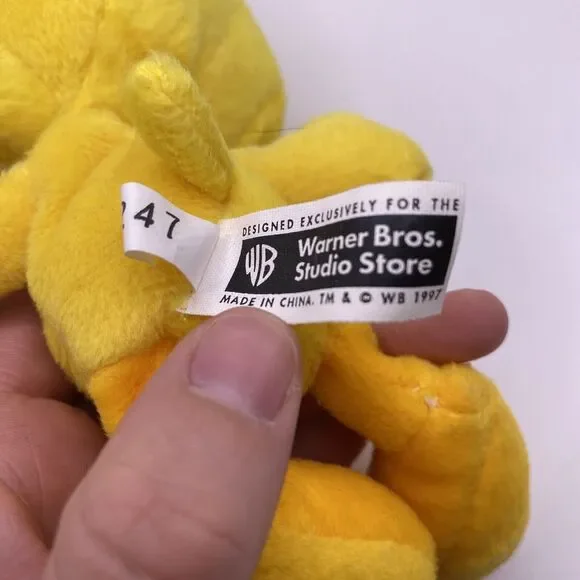 Vintage 1997 Warner Bros Studio Store TWEETY BIRD Bean Bag Plush With Tags 8" - Picture 7 of 9